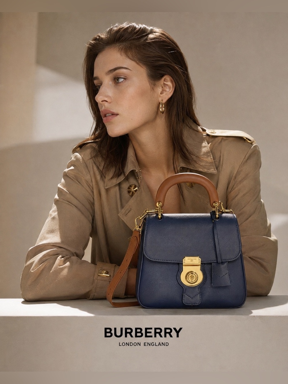 💙Burberry Small DK88 Ink Blue & Tan Leather Top Handle Bag